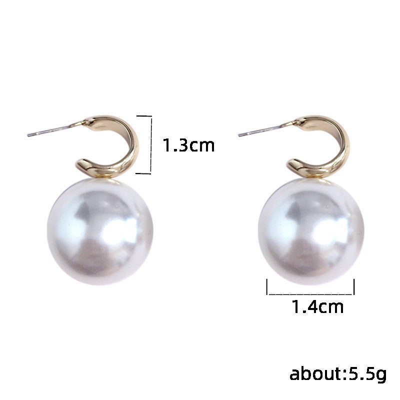 Charming Pearl Earring for Any Occasion