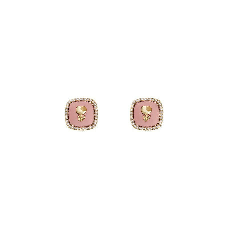 Beautiful Pearl Earring with Unique Style