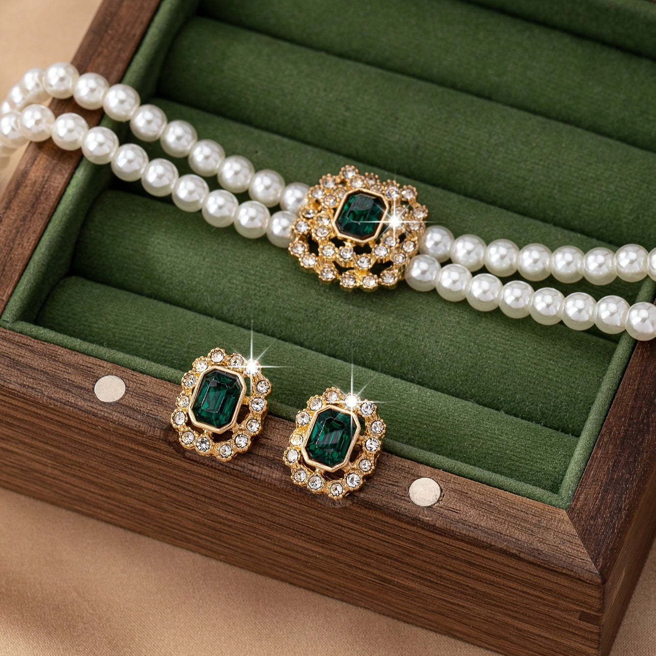 Elegant Gold Set for Every Occasion