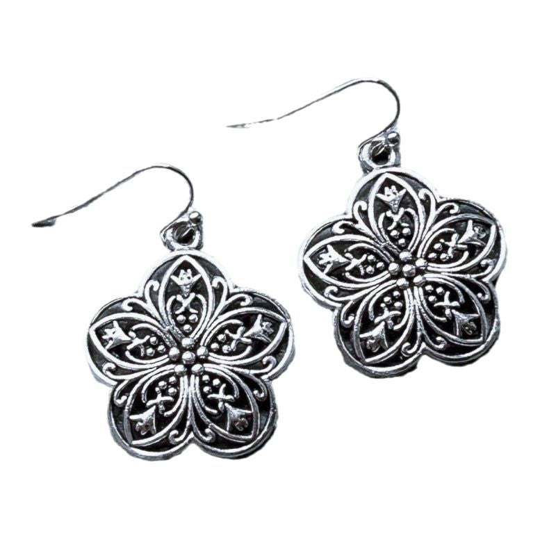 Elegant Silver Earring for Every Occasion