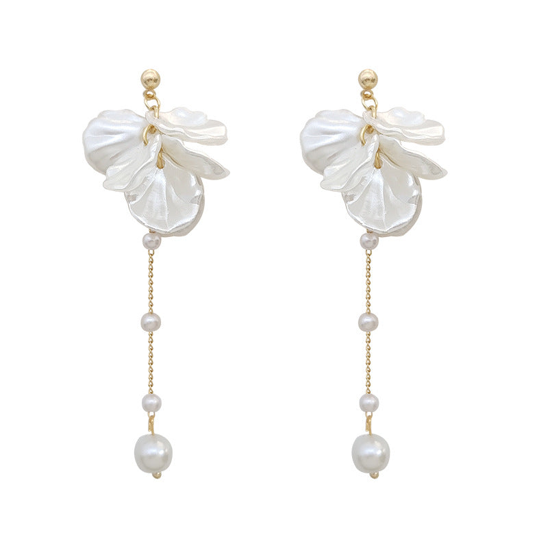 Romantic Pearl Earring for Special Moments