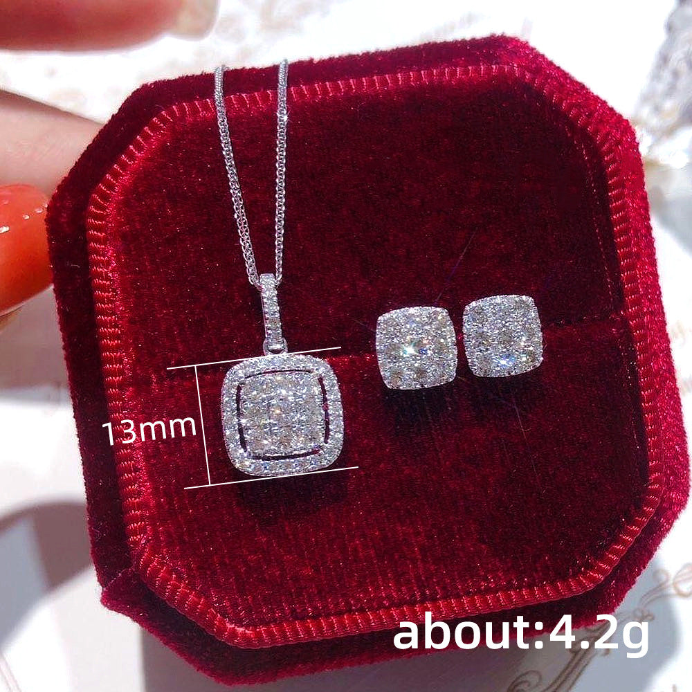 Classic Necklace with Timeless Appeal