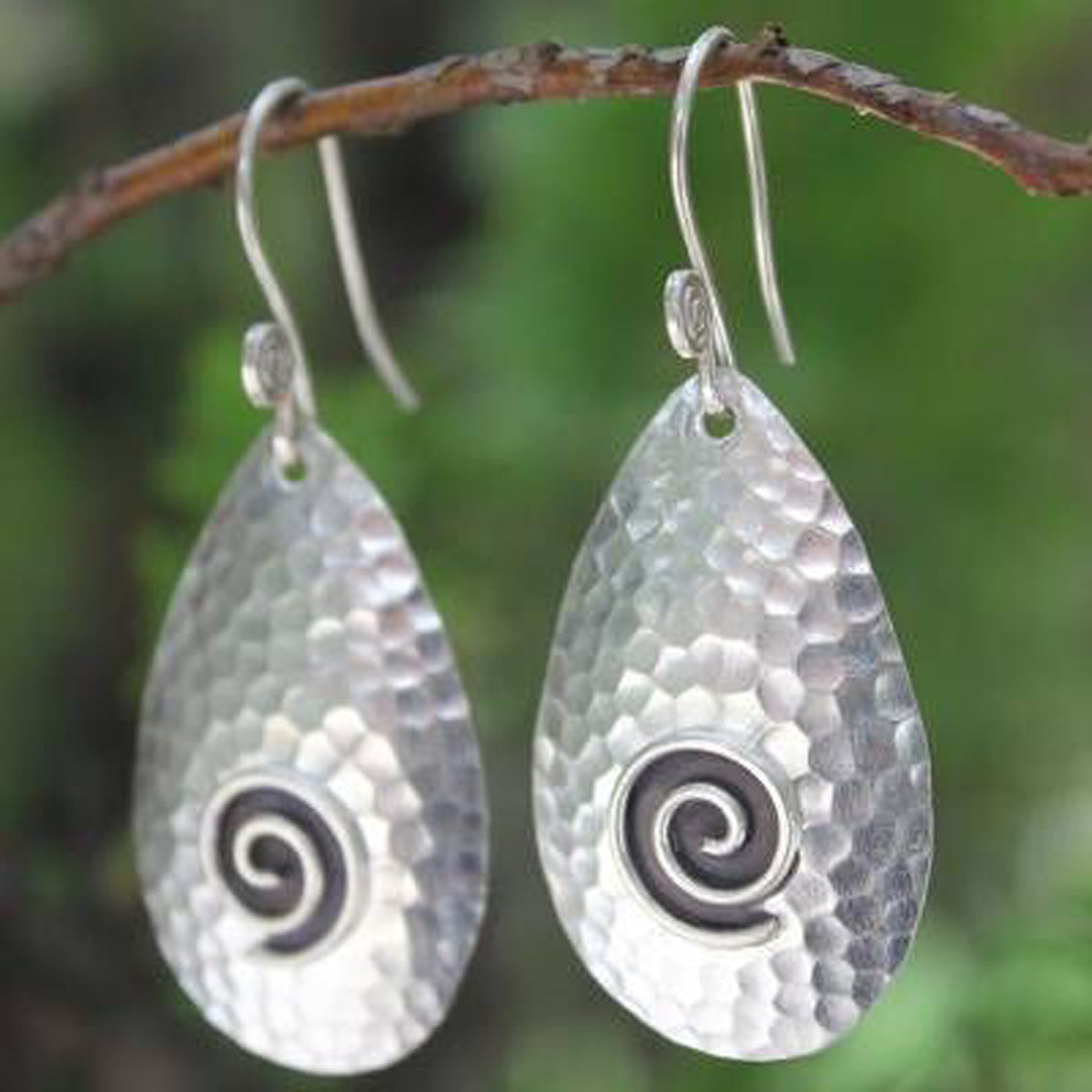 Charming Earring for Any Occasion