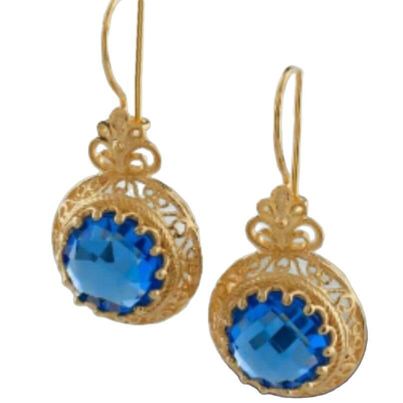 Beautiful Gold Earring with Unique Style