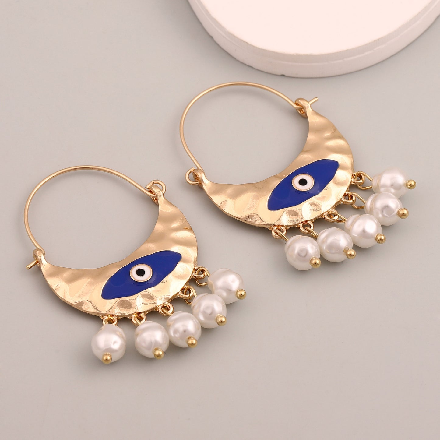 Classic Pearl Earring with Timeless Appeal