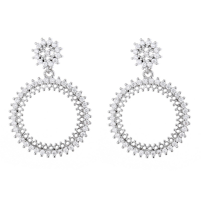 Charming Silver Earring for Any Occasion