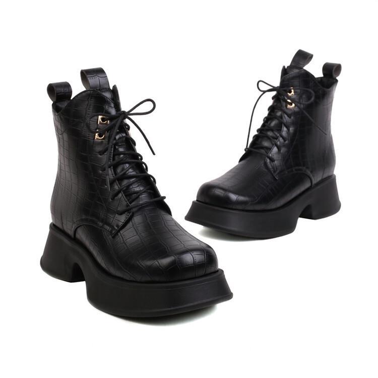 Graceful Orthopedic Boots for Modern Look