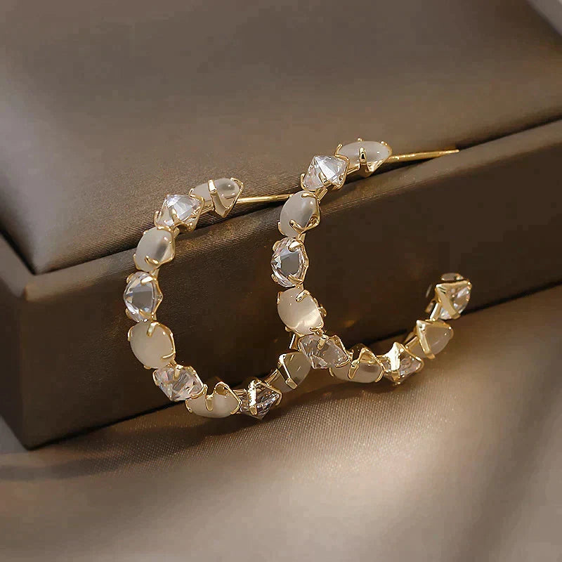Elegant Gold Earring for Every Occasion