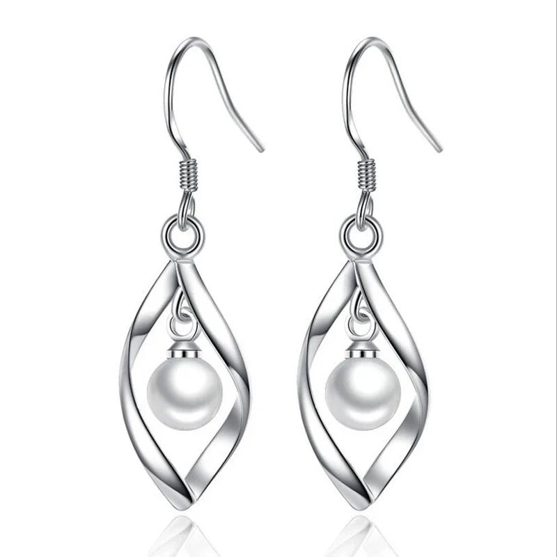 Charming Pearl Earring for Any Occasion