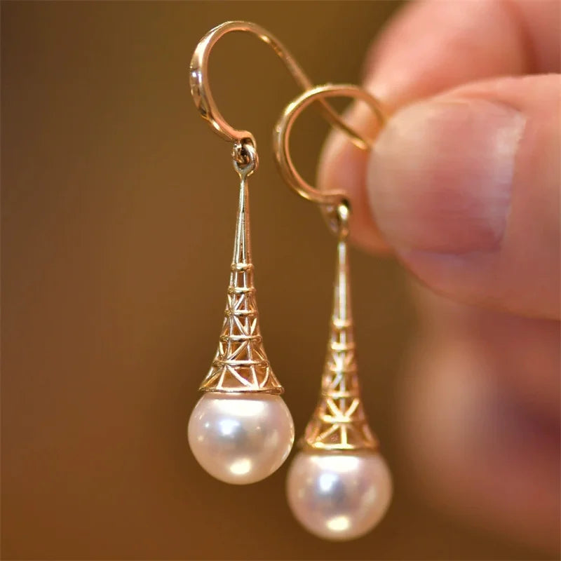 Charming Silver Earring for Any Occasion