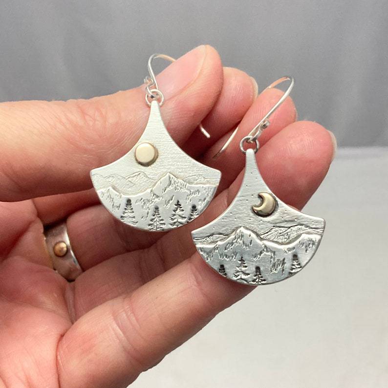 Charming Silver Earring for Any Occasion
