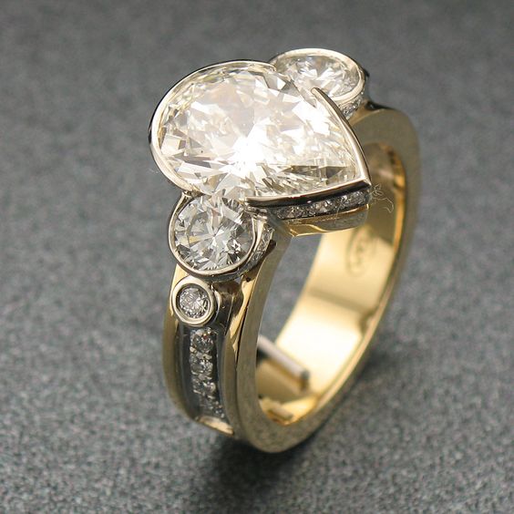 Romantic Gold Ring for Special Moments