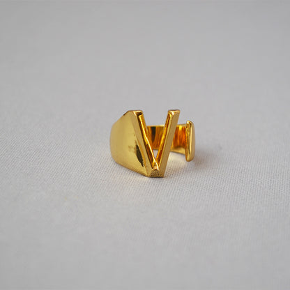 Elegant Gold Ring for Every Occasion