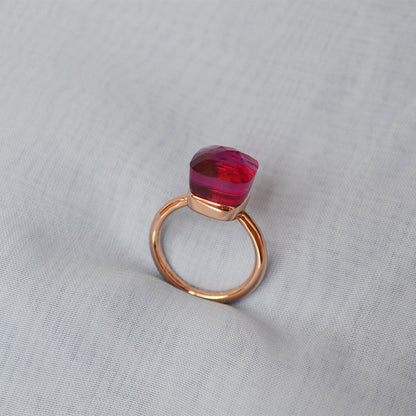Classic Gold Ring with Timeless Appeal