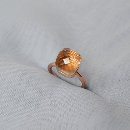 Classic Gold Ring with Timeless Appeal