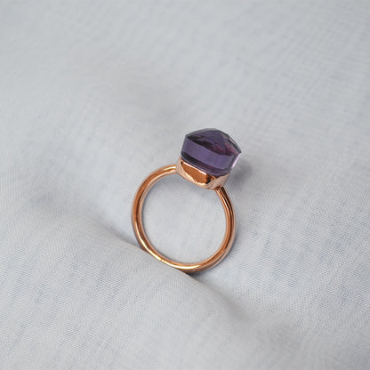 Classic Gold Ring with Timeless Appeal