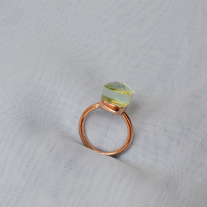 Classic Gold Ring with Timeless Appeal