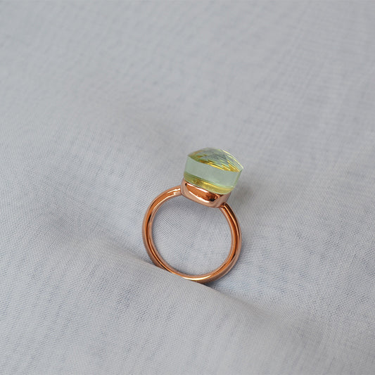 Classic Gold Ring with Timeless Appeal