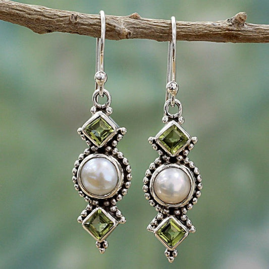 Romantic Silver Earring for Special Moments