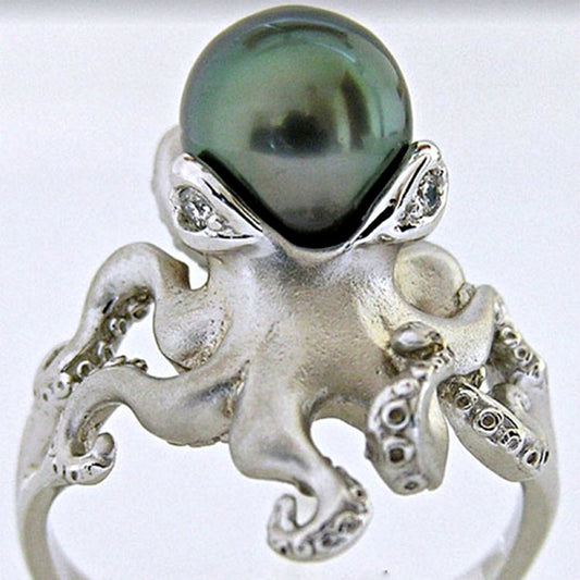 Charming Silver Ring for Any Occasion