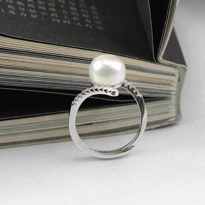 Classic Pearl Ring with Timeless Appeal
