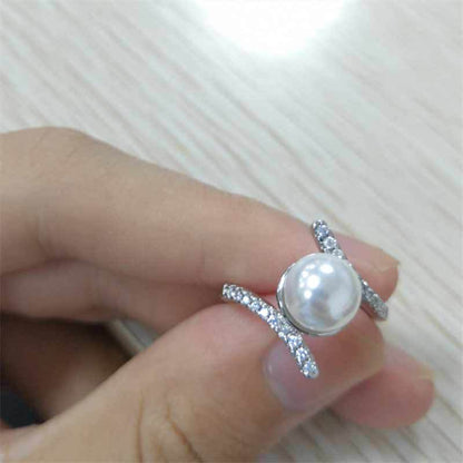 Classic Pearl Ring with Timeless Appeal