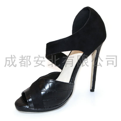 Chic Orthopedic Sandals with Unique Design
