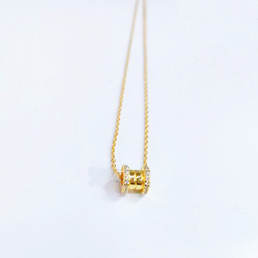 Romantic Gold Necklace for Special Moments