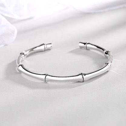 Classic Silver Bracelet with Timeless Appeal