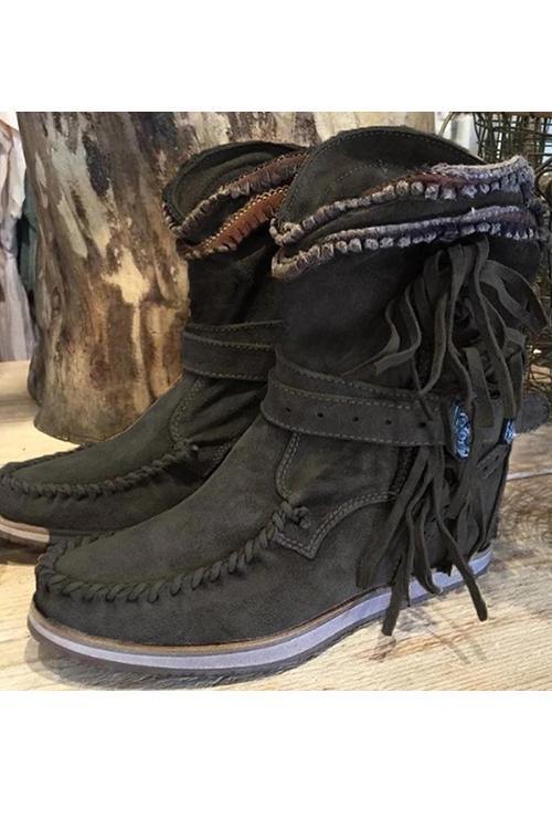 KS | Suede moccasin boots with fringes