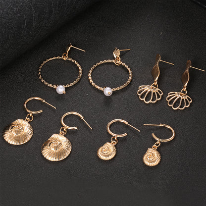 Romantic Gold Earring for Special Moments