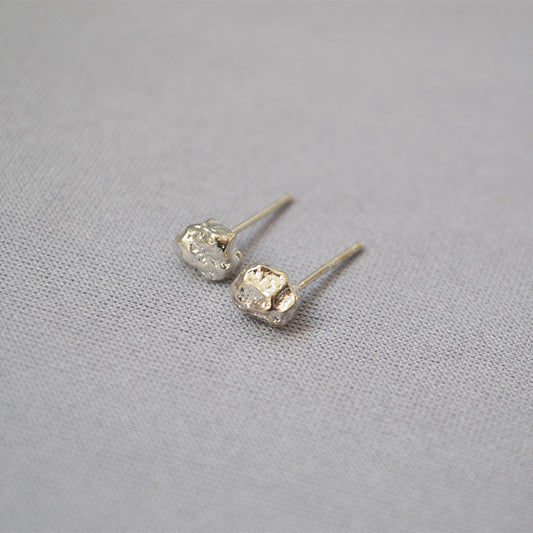 Charming Silver Earring for Any Occasion