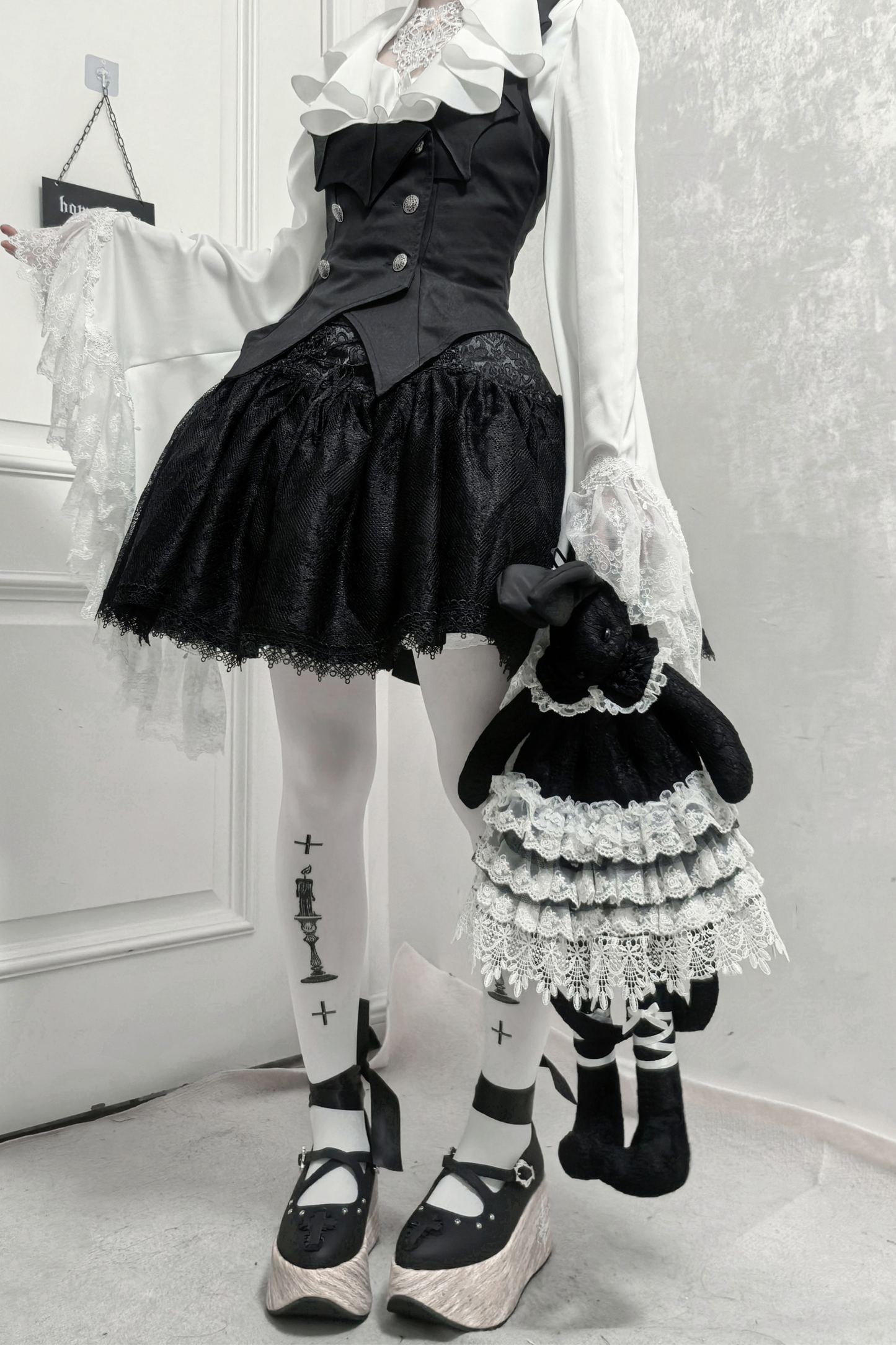 Effortlessly Elegant Garment with a Timeless Design