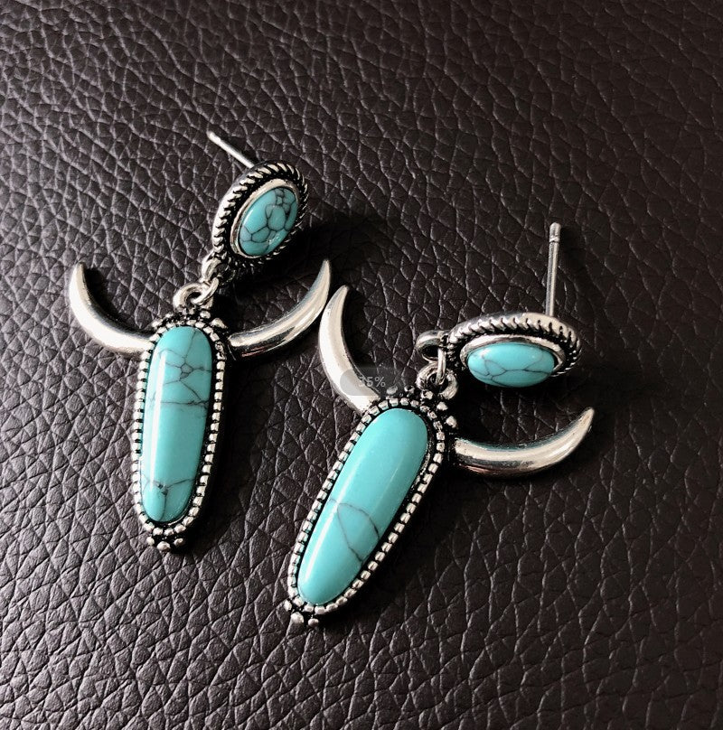 Elegant Silver Earring for Every Occasion