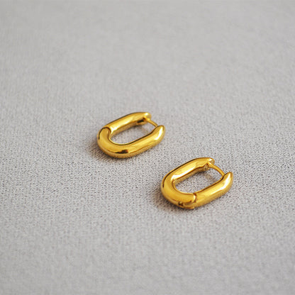 Classic Gold Earring with Timeless Appeal
