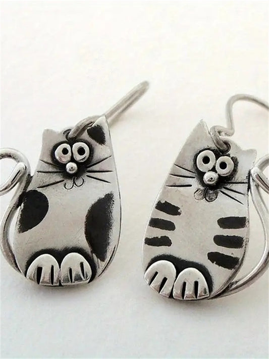 Comstylish Vintage Cats Silver Carved Art Earrings