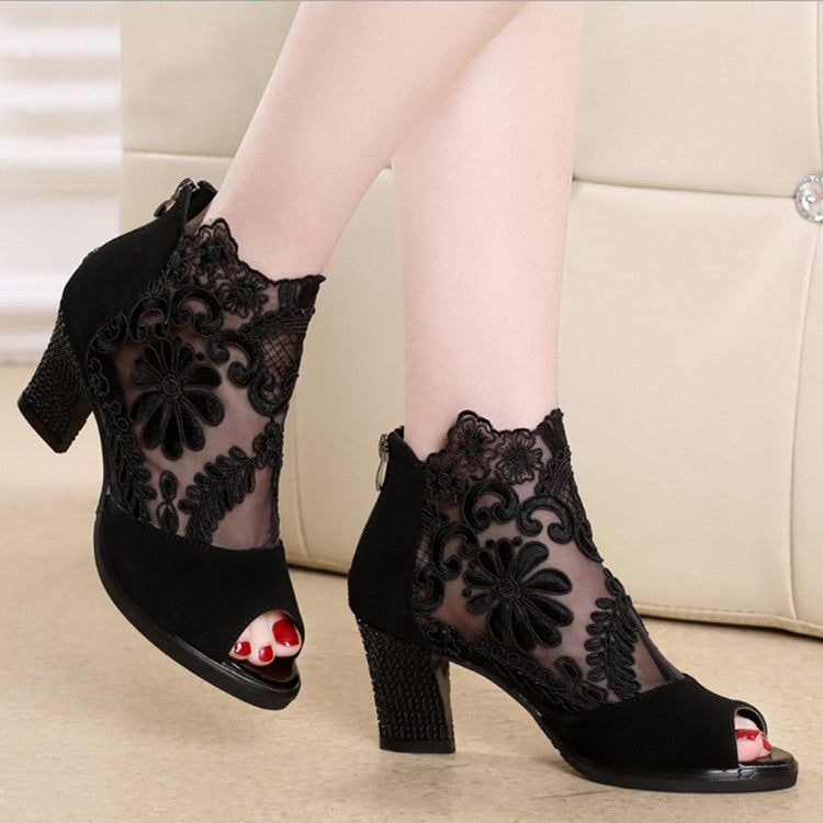 Chic Orthopedic Sandals with Unique Design
