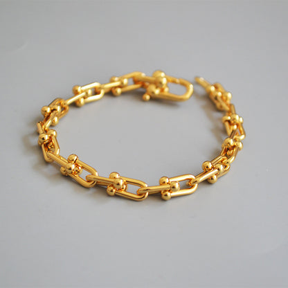 Classic Gold Bracelet with Timeless Appeal