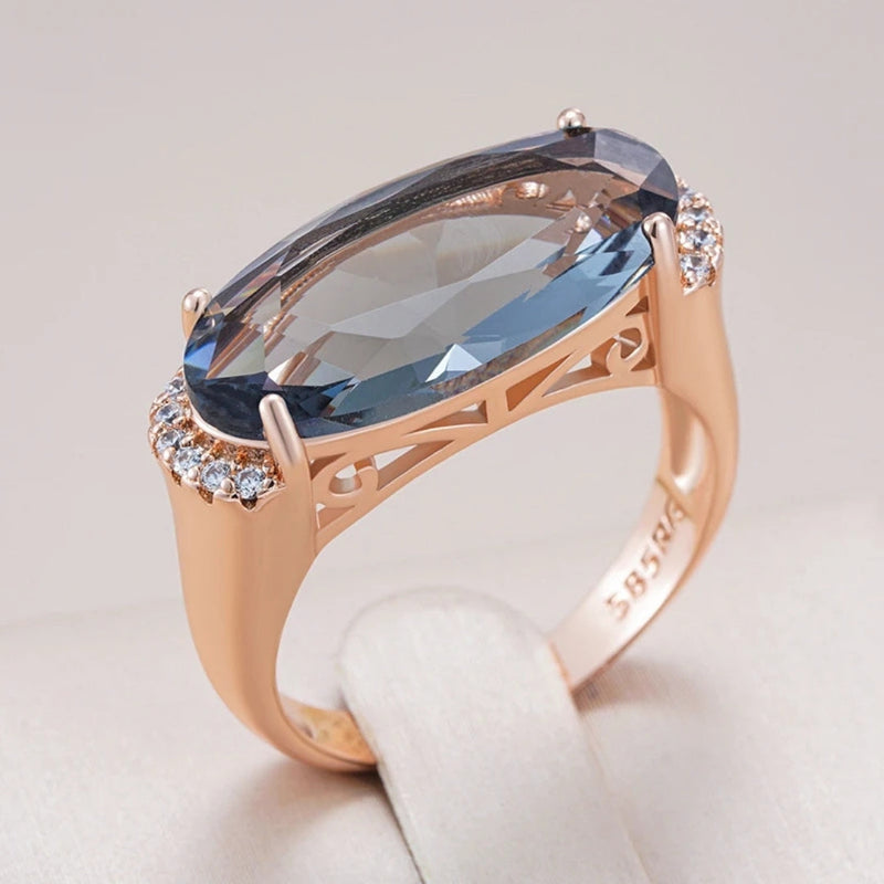 Classic Gold Ring with Timeless Appeal