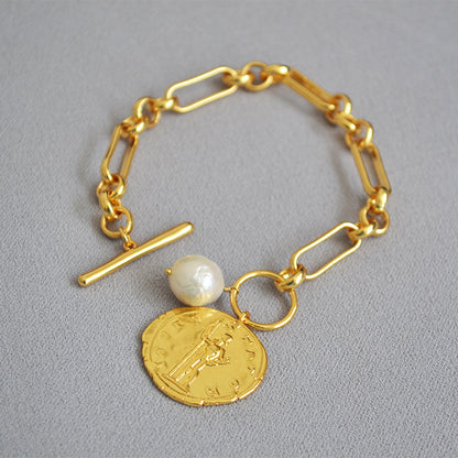 Charming Gold Bracelet for Any Occasion