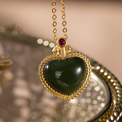 Charming Silver Pendant for Any Occasion
