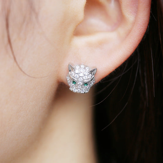 Charming Earring for Any Occasion
