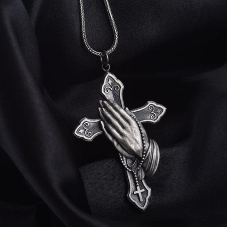 Classic Silver Necklace with Timeless Appeal