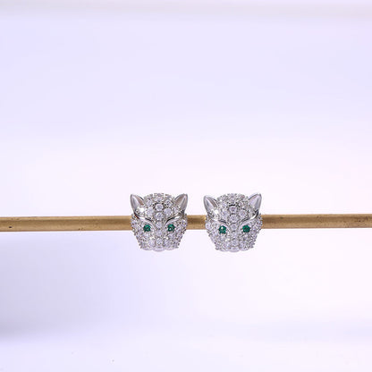 Charming Earring for Any Occasion