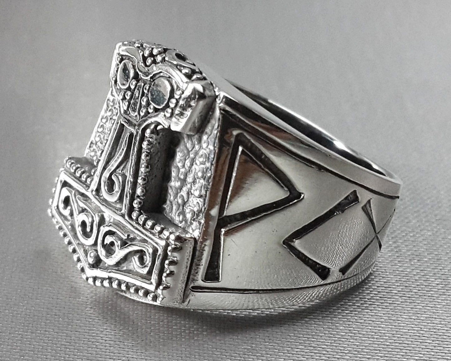 Stunning Ring for Daily Wear