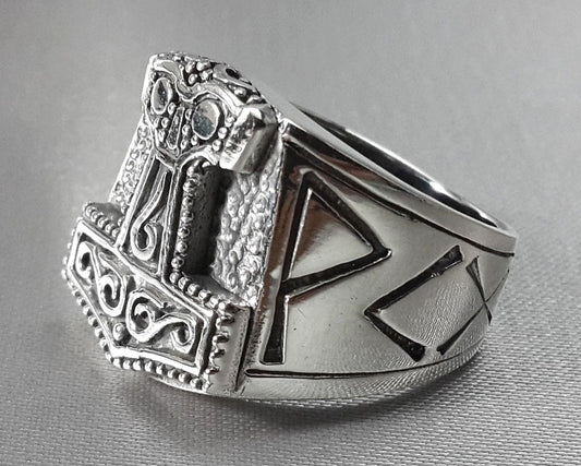 Stunning Ring for Daily Wear