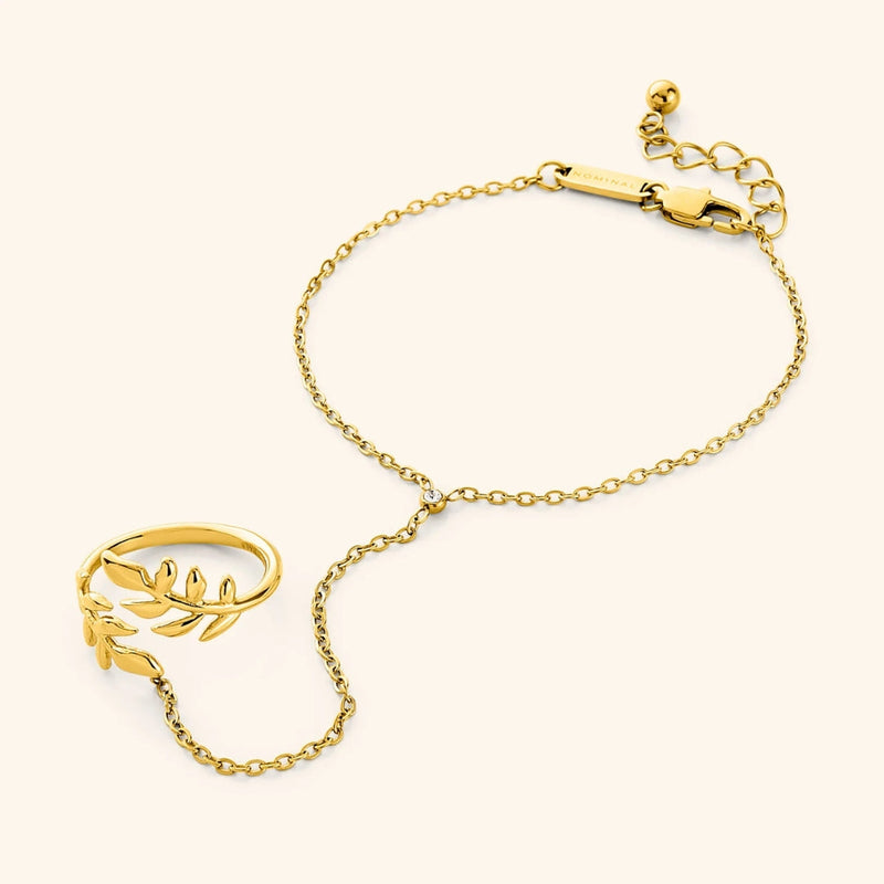 Romantic Gold Bracelet for Special Moments