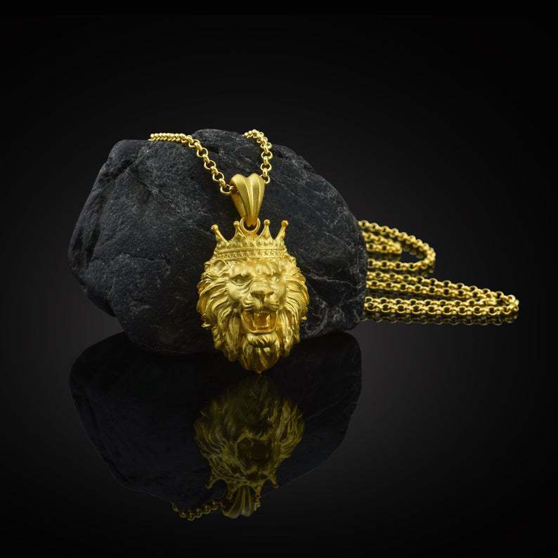 Romantic Gold Necklace for Special Moments