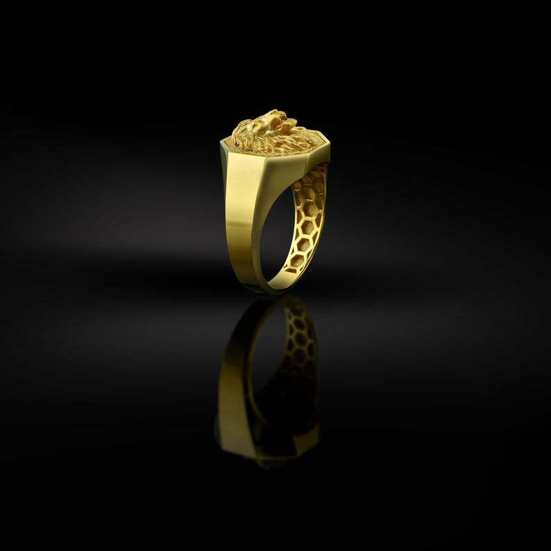 Romantic Gold Ring for Special Moments