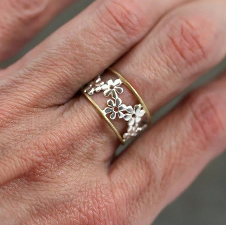 Stunning Gold Ring for Daily Wear